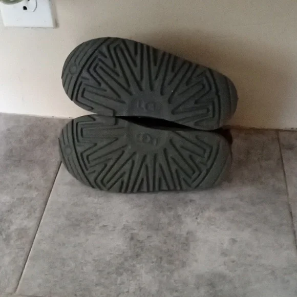 UGG boots size 13 de niño - Picture 5 of 5